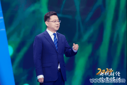 　王维发表跨年演讲